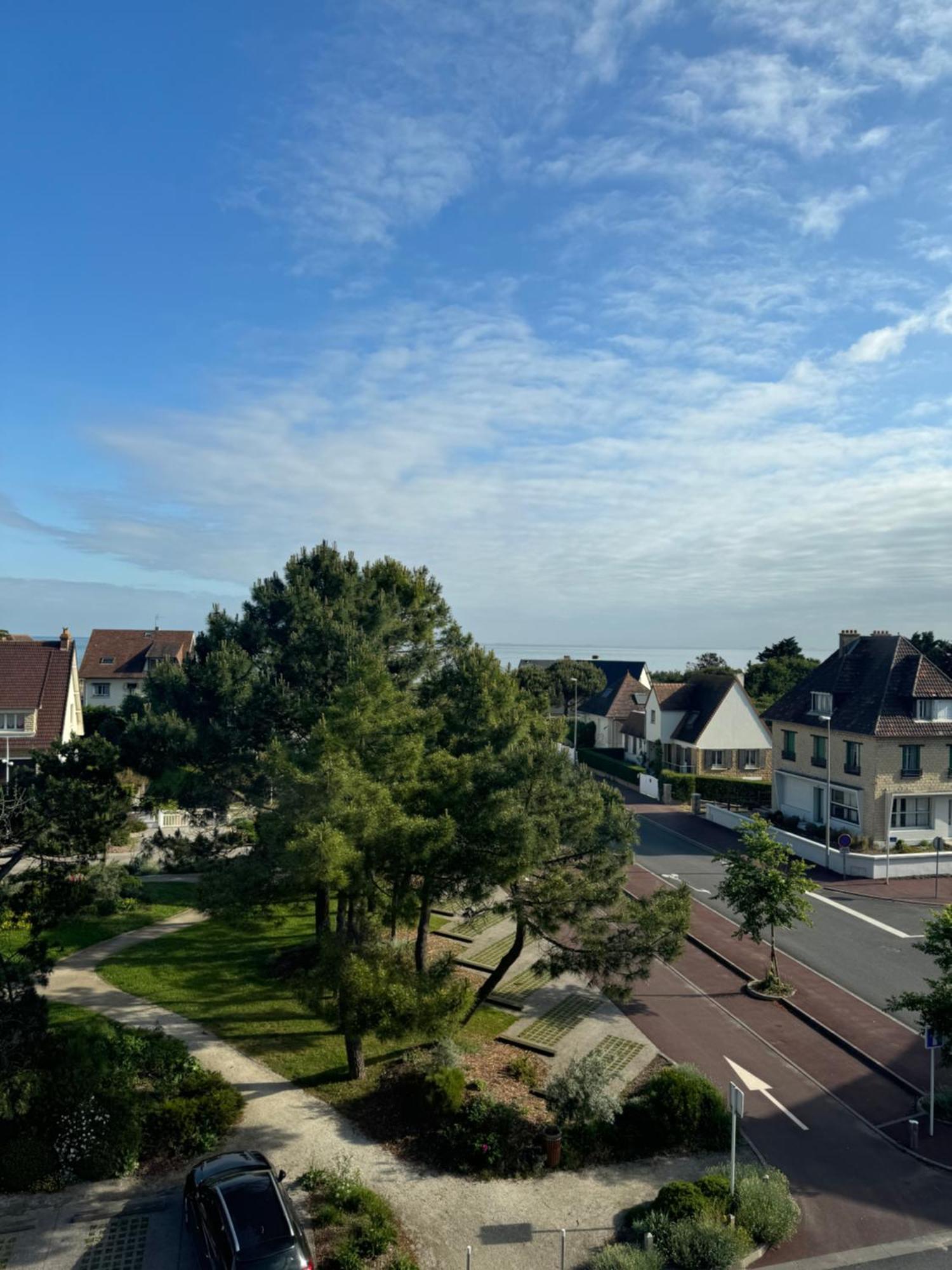 Chez-Marion Hotel Merville-Franceville-Plage Buitenkant foto