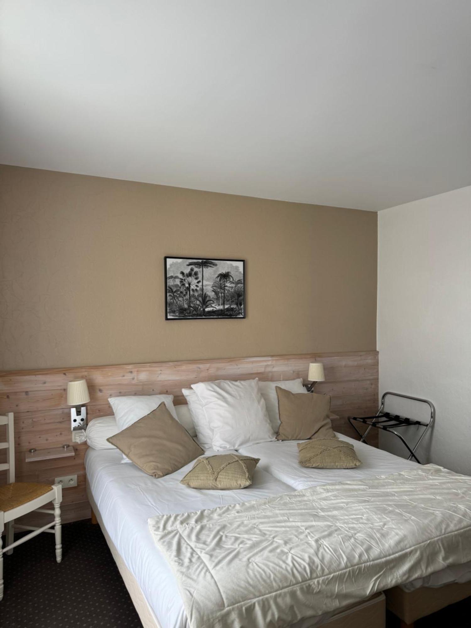 Chez-Marion Hotel Merville-Franceville-Plage Buitenkant foto